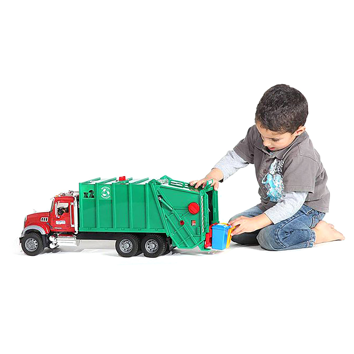 Bruder 1/16 Mack Granite Garbage Truck