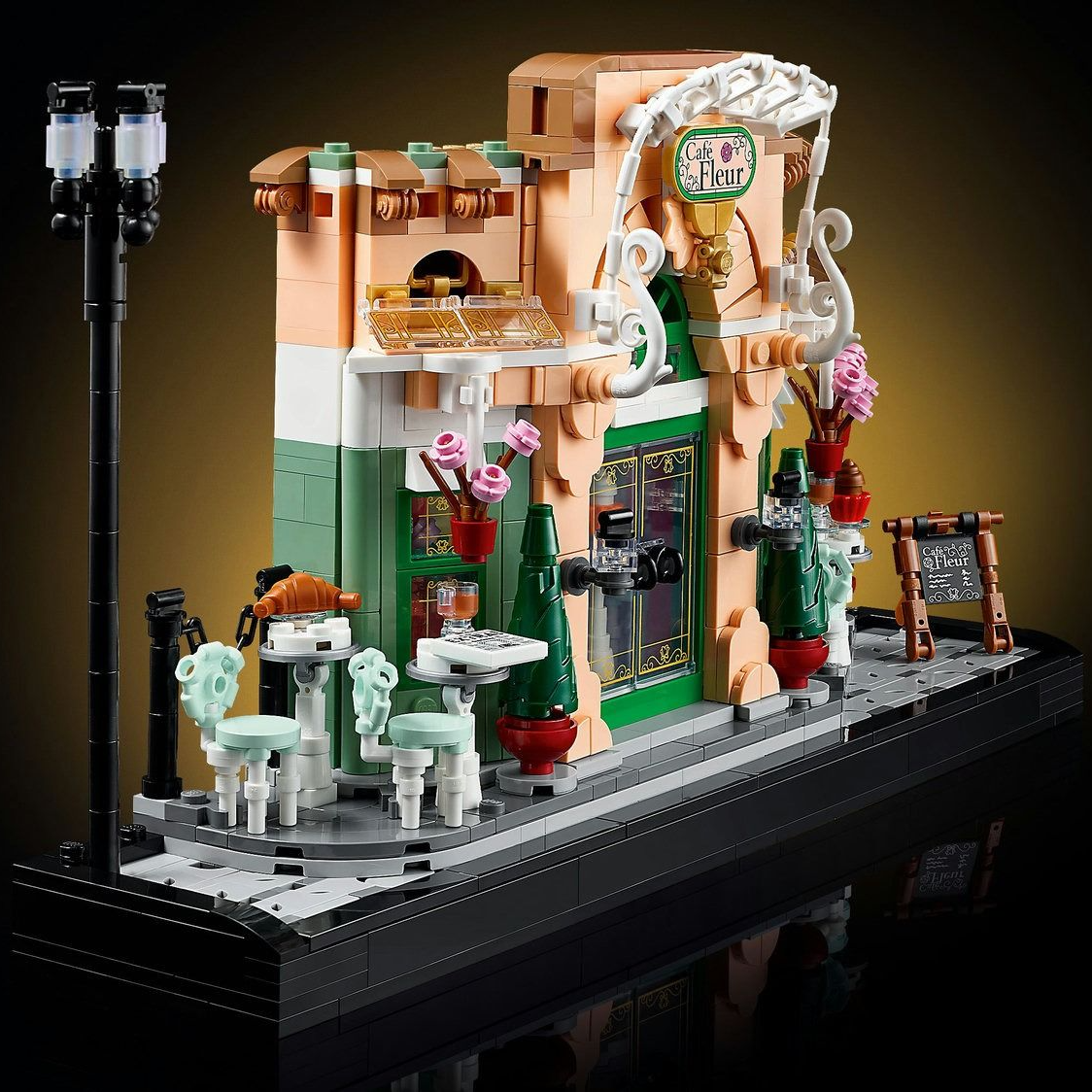LEGO Icons French café 10362