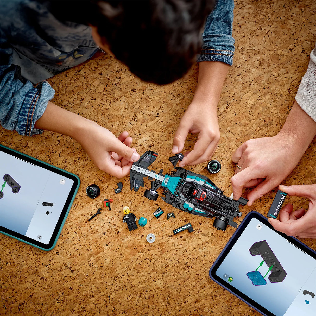 LEGO Speed Champions Mercedes-AMG PETRONAS F1 Team Race Car