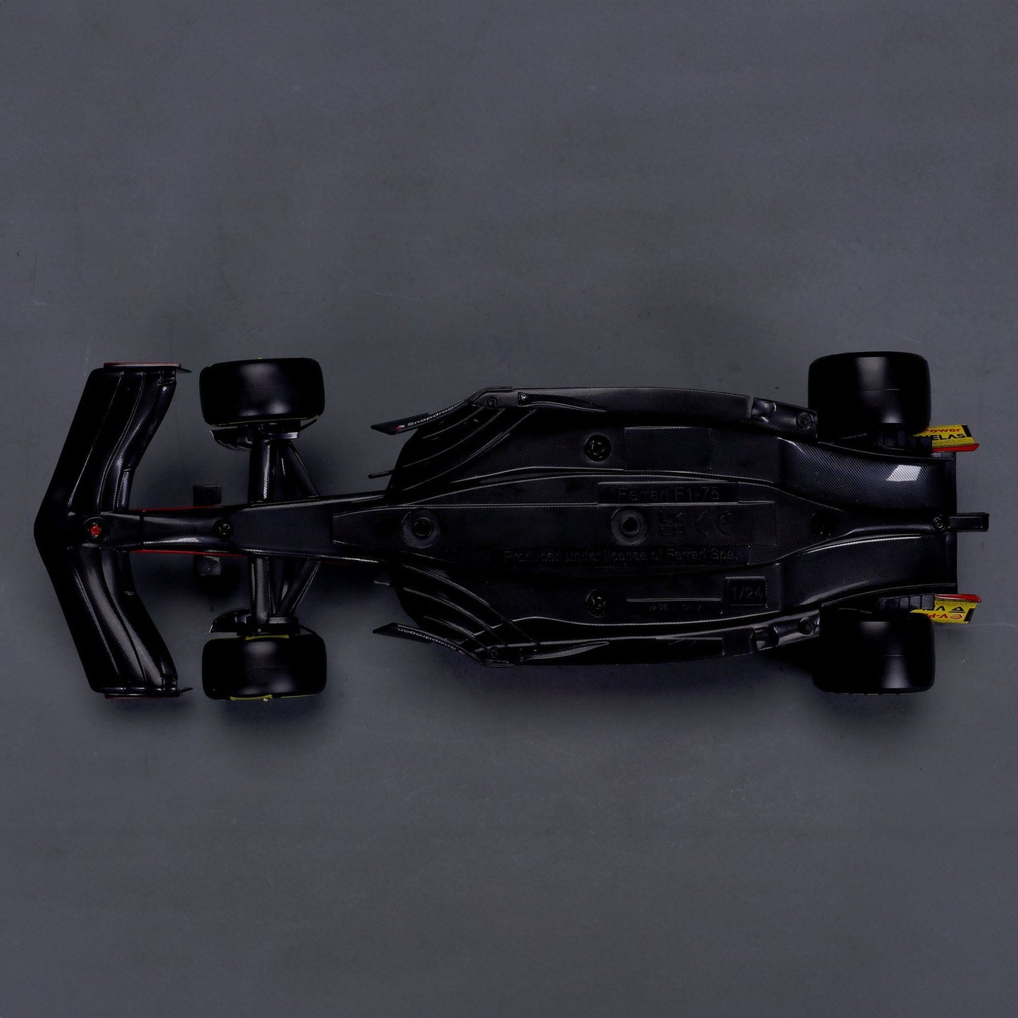 Bburago 1:24 Ferrari Racing 2022 F1 75 Leclerc #16