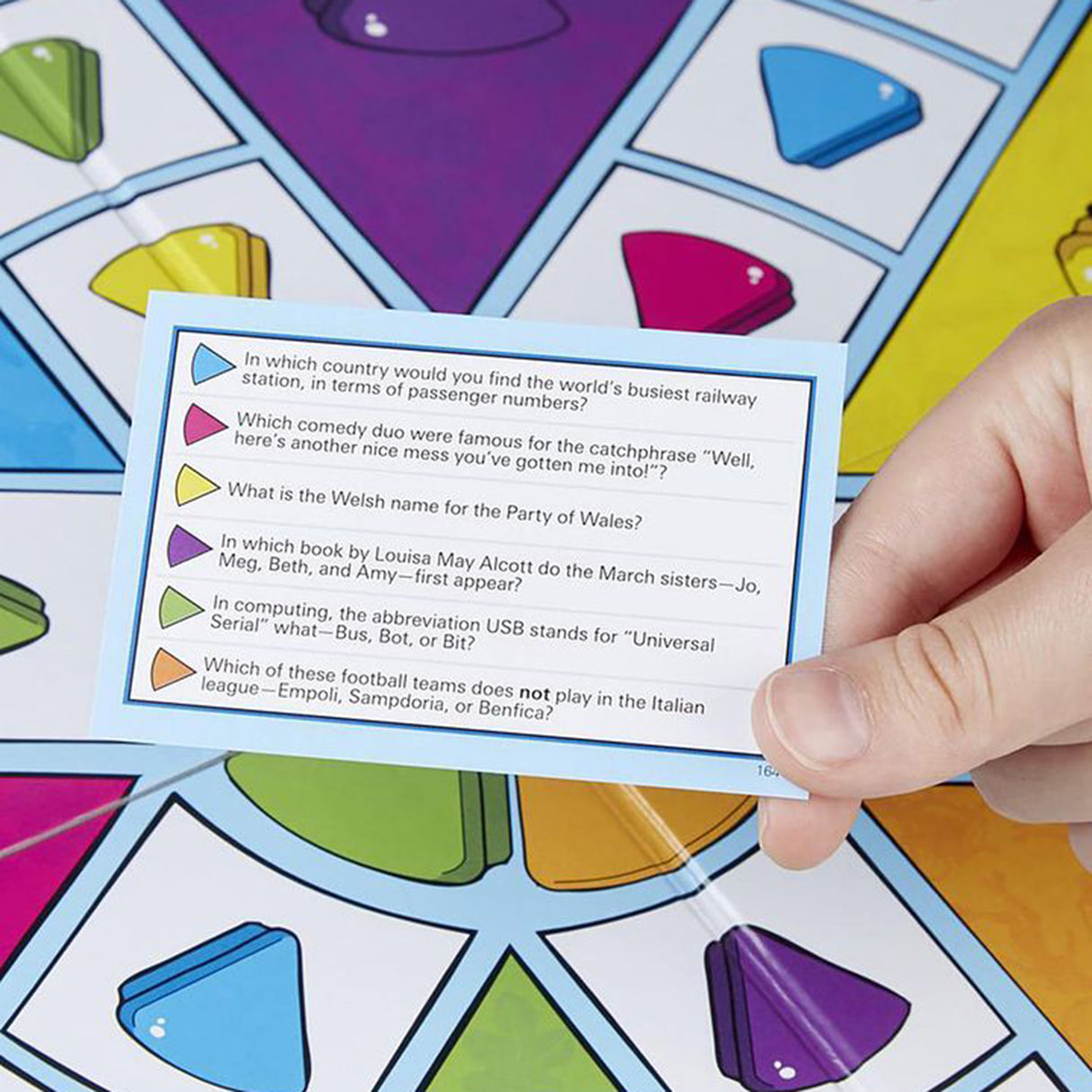 Hasbro Gaming Board Game - Trivial Pursuit: Family Edition