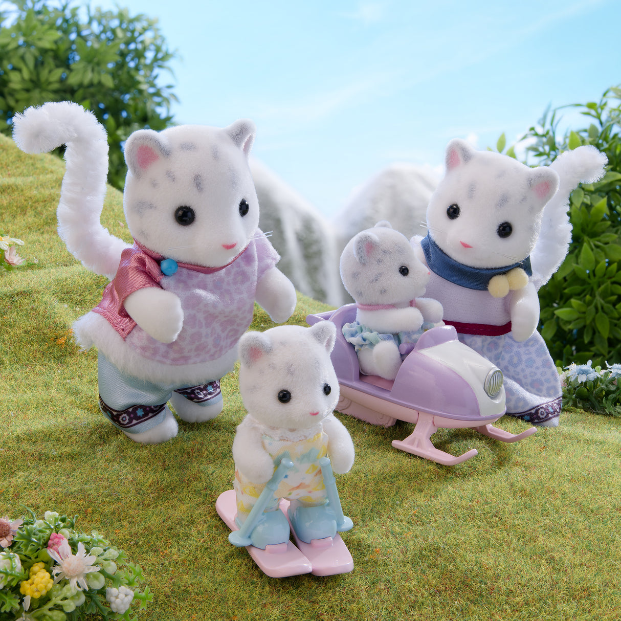 Sylvanian Families Snow Leopard Family