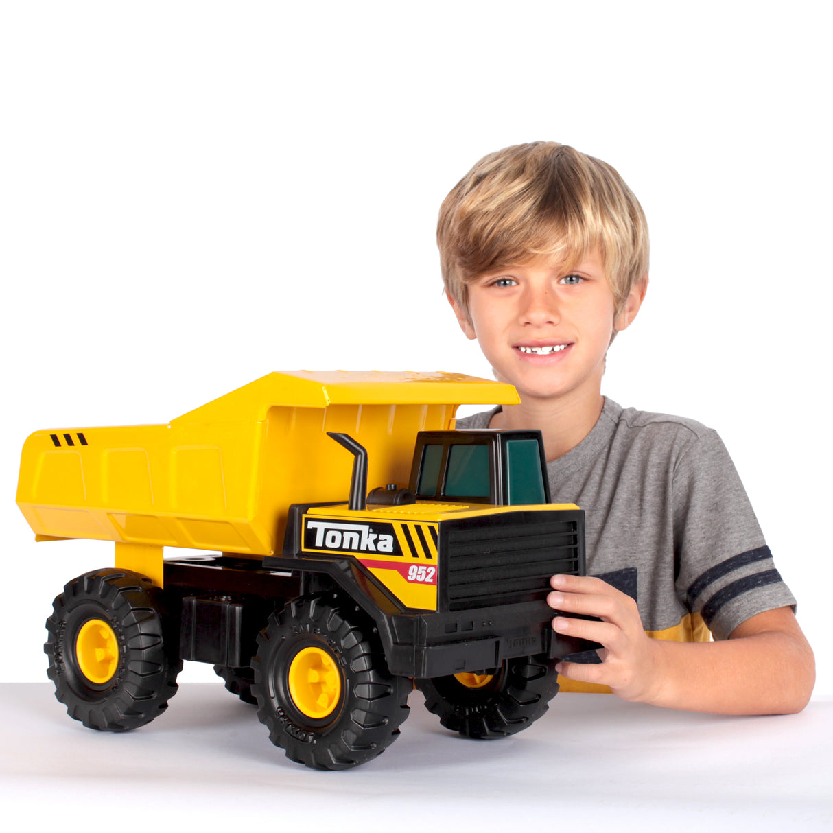 Tonka Steel Classic Mighty Dump Truck