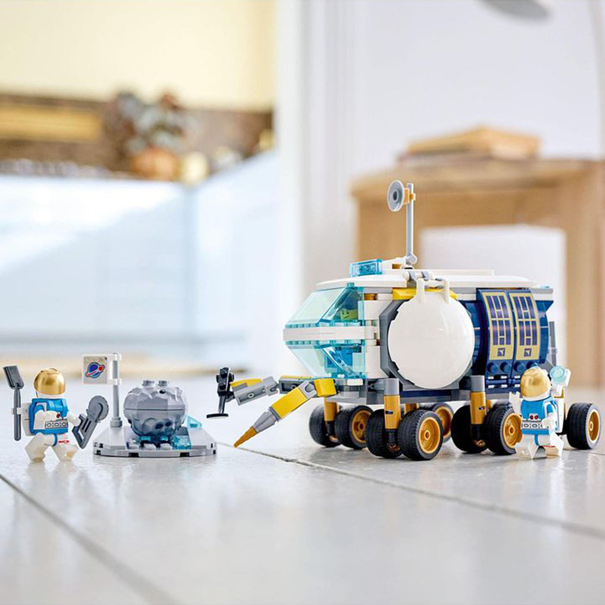 LEGO City Lunar Roving Vehicle 60348 (275 pieces)