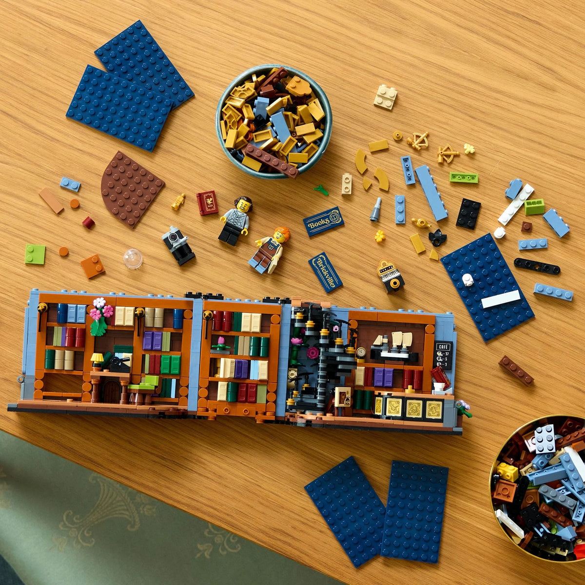 LEGO Icons Bookshop Book Nook 11379