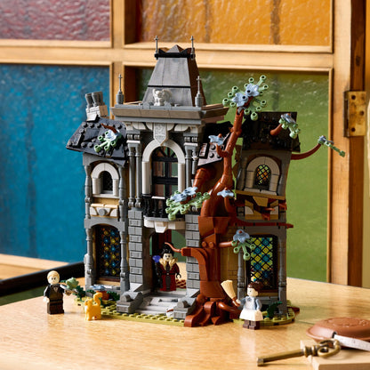 LEGO Icons Mayor Manor 11383