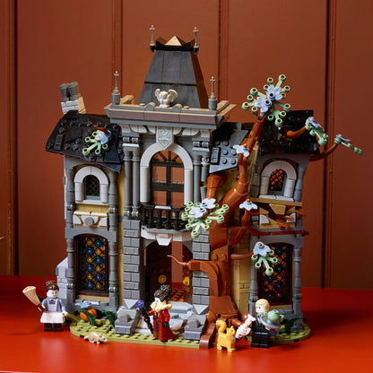 LEGO Icons Mayor Manor 11383