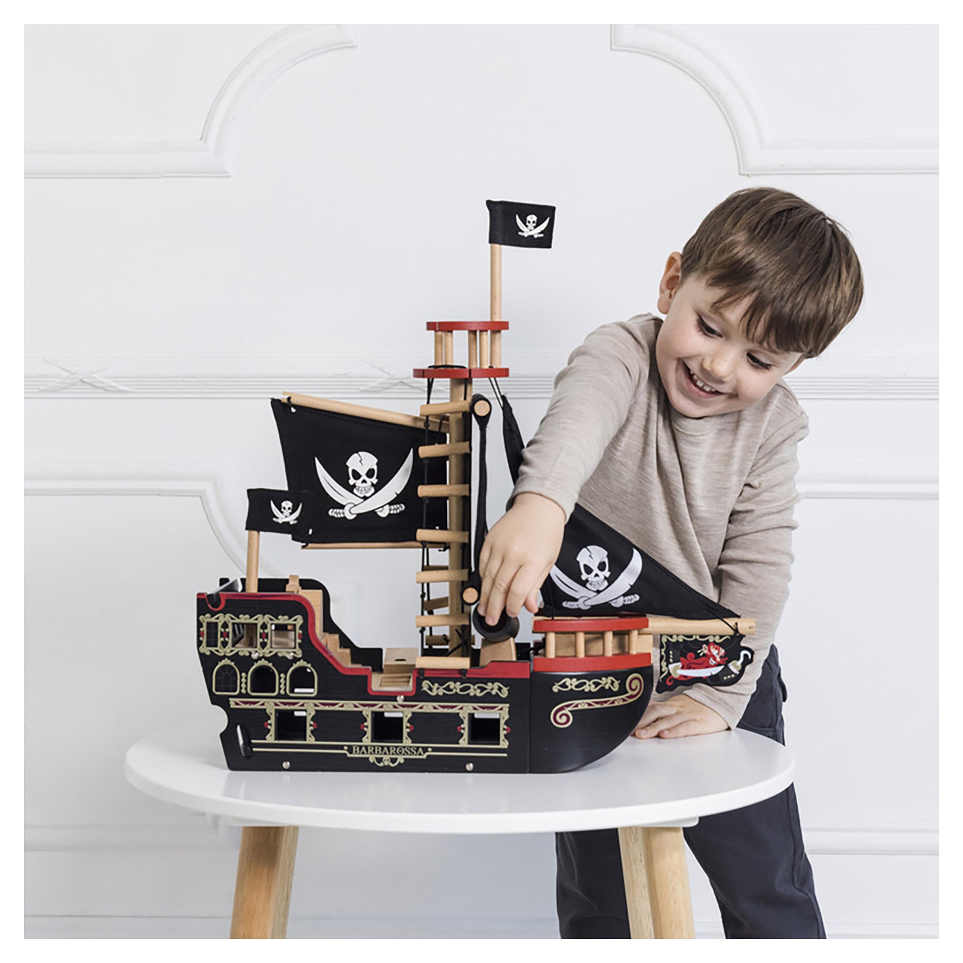 Le Toy Van Barbarossa Pirate Ship