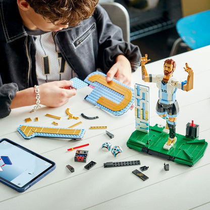 LEGO Editions Lionel Messi Soccer Legend