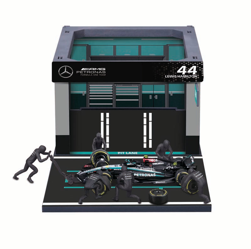 Bburago Pit Pass 2024 1:43 Mercedes AMG Competition #63 Russell