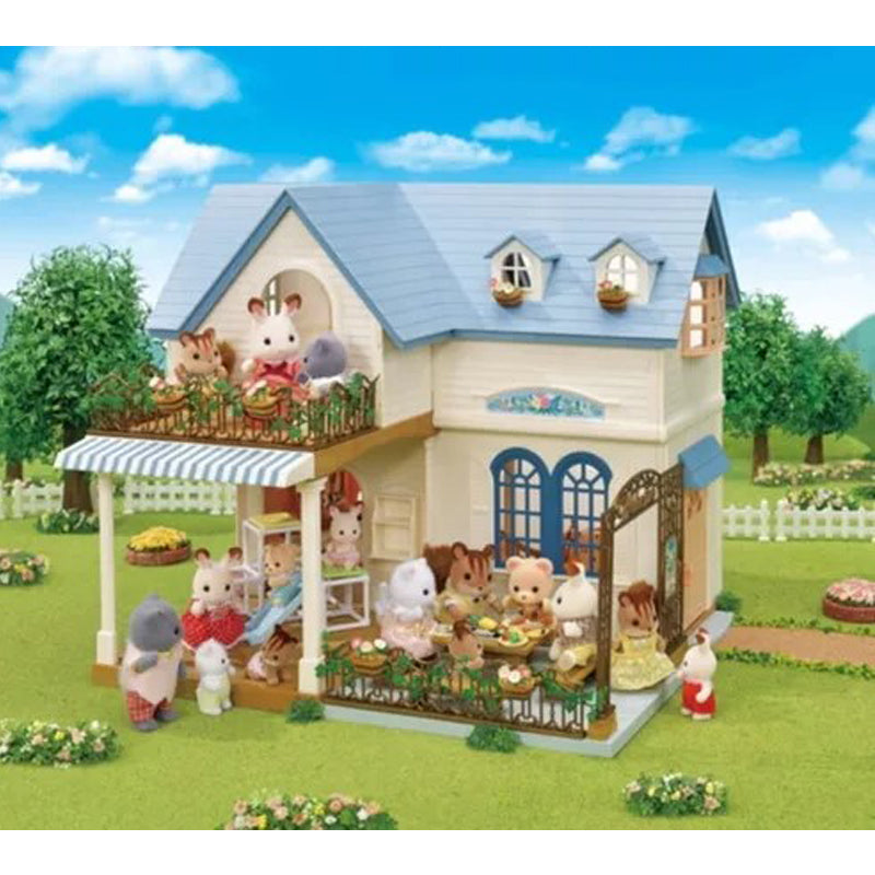 Sylvanian Families Courtyard Home Gift Set