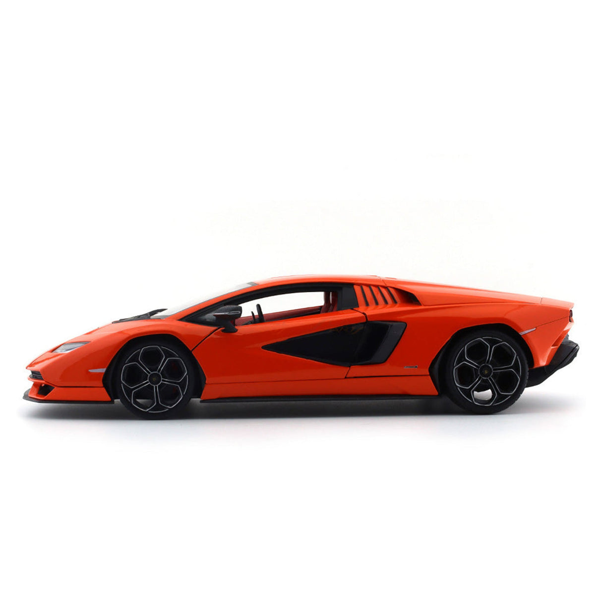 Maisto 1:18 2021 Lamborghini Countach LPI 800-4 Orange