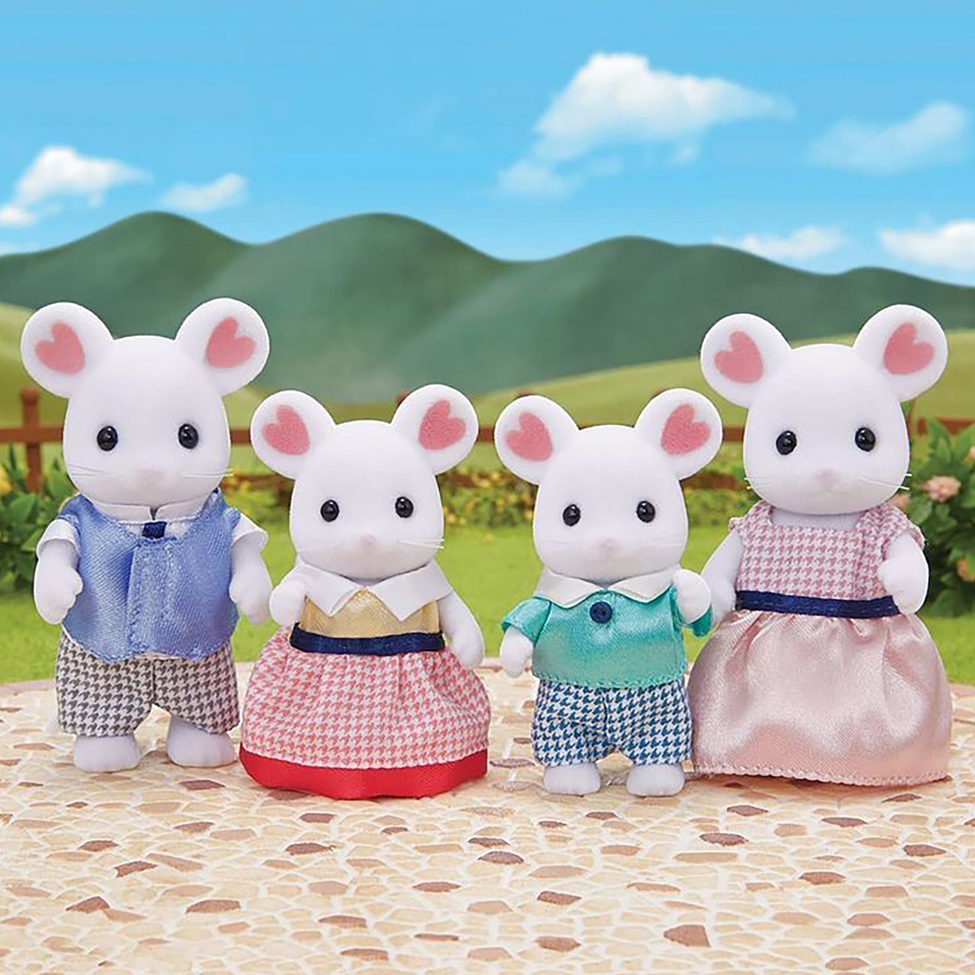 Sylvanian Families Marshmallow Mouse Family