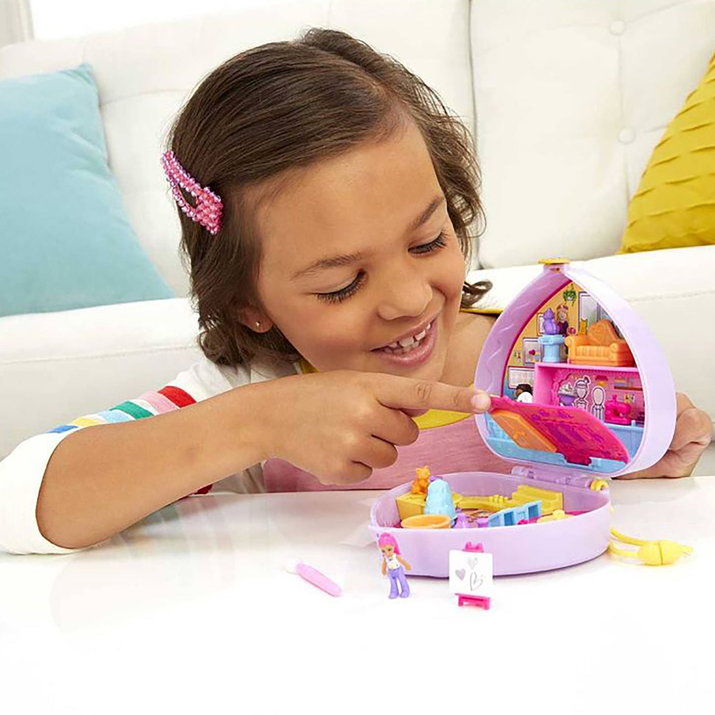 Polly Pocket Starring Shani Art Studio Compact Playset