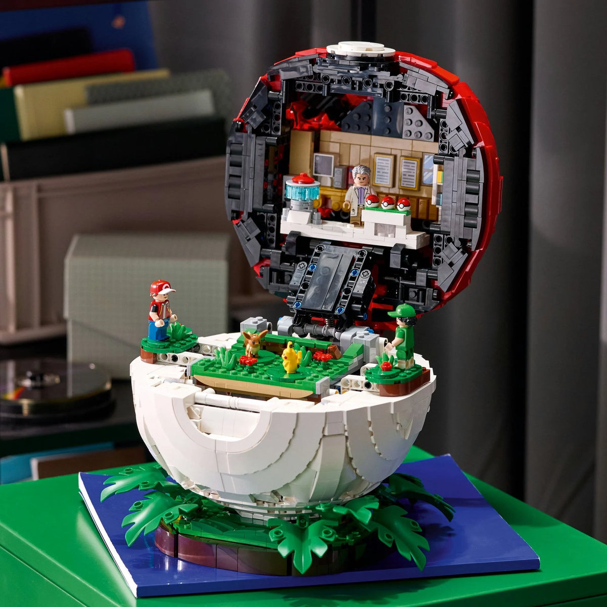 LEGO Pokemon Iconic Trainer Moments Poke Ball 72154