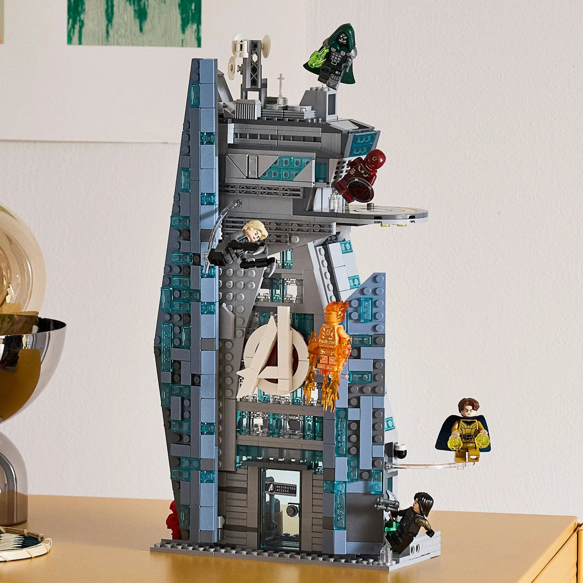 LEGO Super Heroes Marvel Avengers Doomsday New Avengers Tower 76352