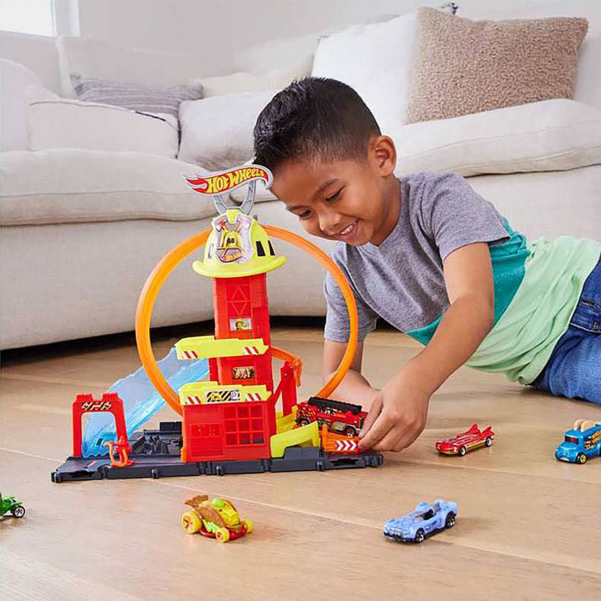 Hot Wheels City Super Loop Fire Station