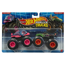 Hot Wheels Monster Trucks Vehicle 2-Pack Piran-ahhhh VS Shark Wreak