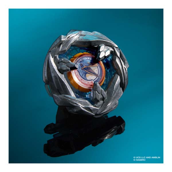 BeyBlade Jurassic  Spinosaurus vs. Quetzalcoatlus