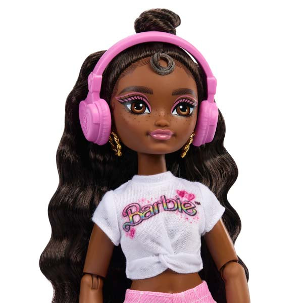 Barbie Dream Besties Skate Party Brooklyn  Doll And Accessories