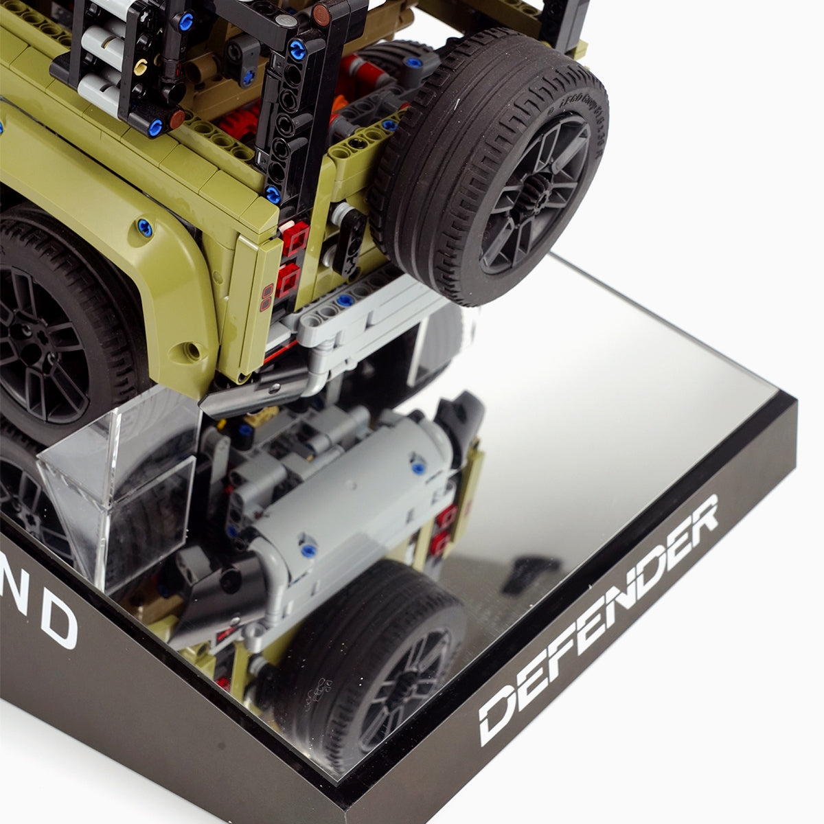 Display Case For LEGO® 42110 Land Rover Defender