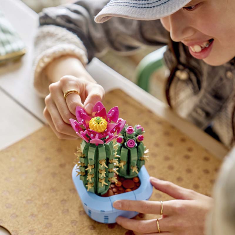 LEGO Botanicals Flowering Cactus