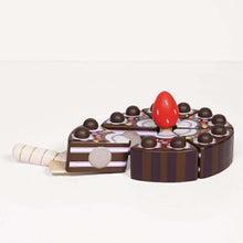Le Toy Van Chocolate Gateau Sliceable Cake - 8 Piece