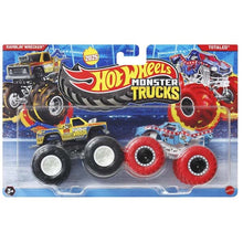Hot Wheels Monster Trucks Vehicle Ramblin' Wrecker VS Totaled