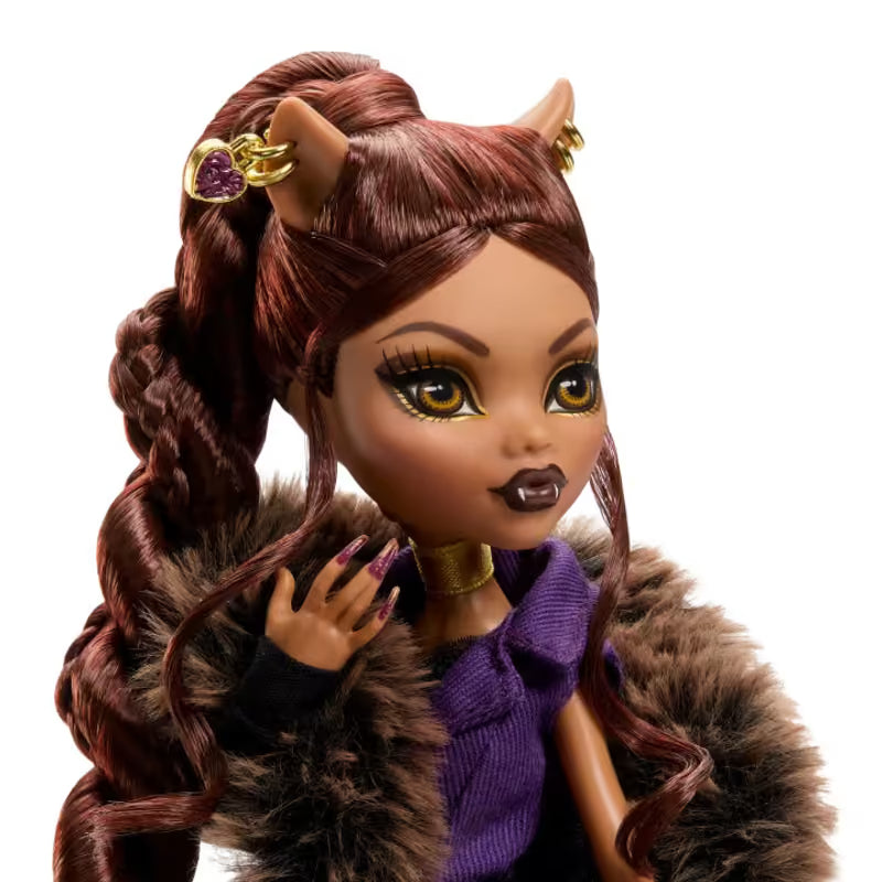 Fashion-forward and fearlessly stylish, the Monster High Clawdeen Wolf House of Wolf Doll is a must-have for Monster High fans and collectors