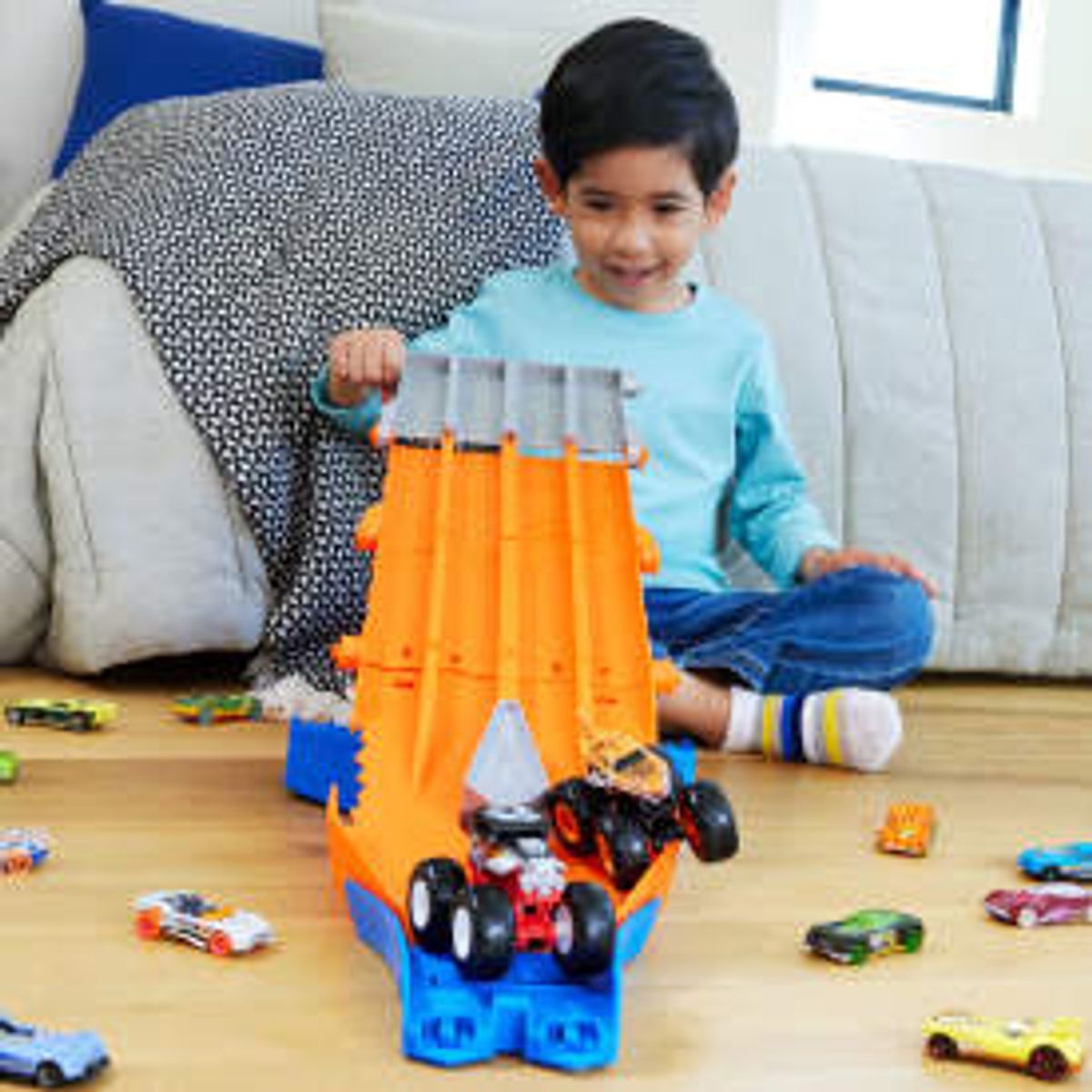 Hot Wheels Monster Trucks Racedown Destruction