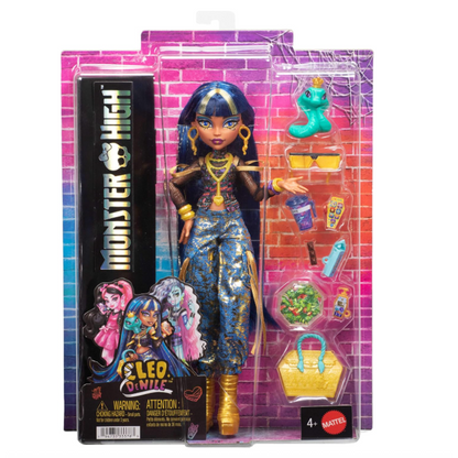 Add the fabulous Cleo De Nile to your Monster High collection and recreate favorite adventures