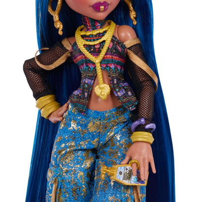 The Cleo De Nile Doll brings the world of Monster High to life with her unique Egyptian-inspired look and bold style.