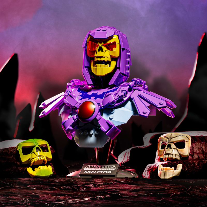 Mattel Brick Shop Masters of the Universe Skeletor Bust Collector Building Set (503 Pieces)