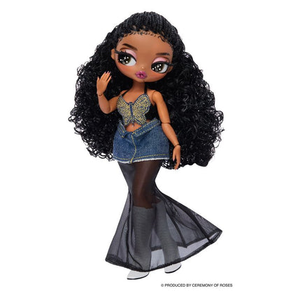 Join the ultimate music festival adventure with Pop R&B and create endless fashion-filled stories.