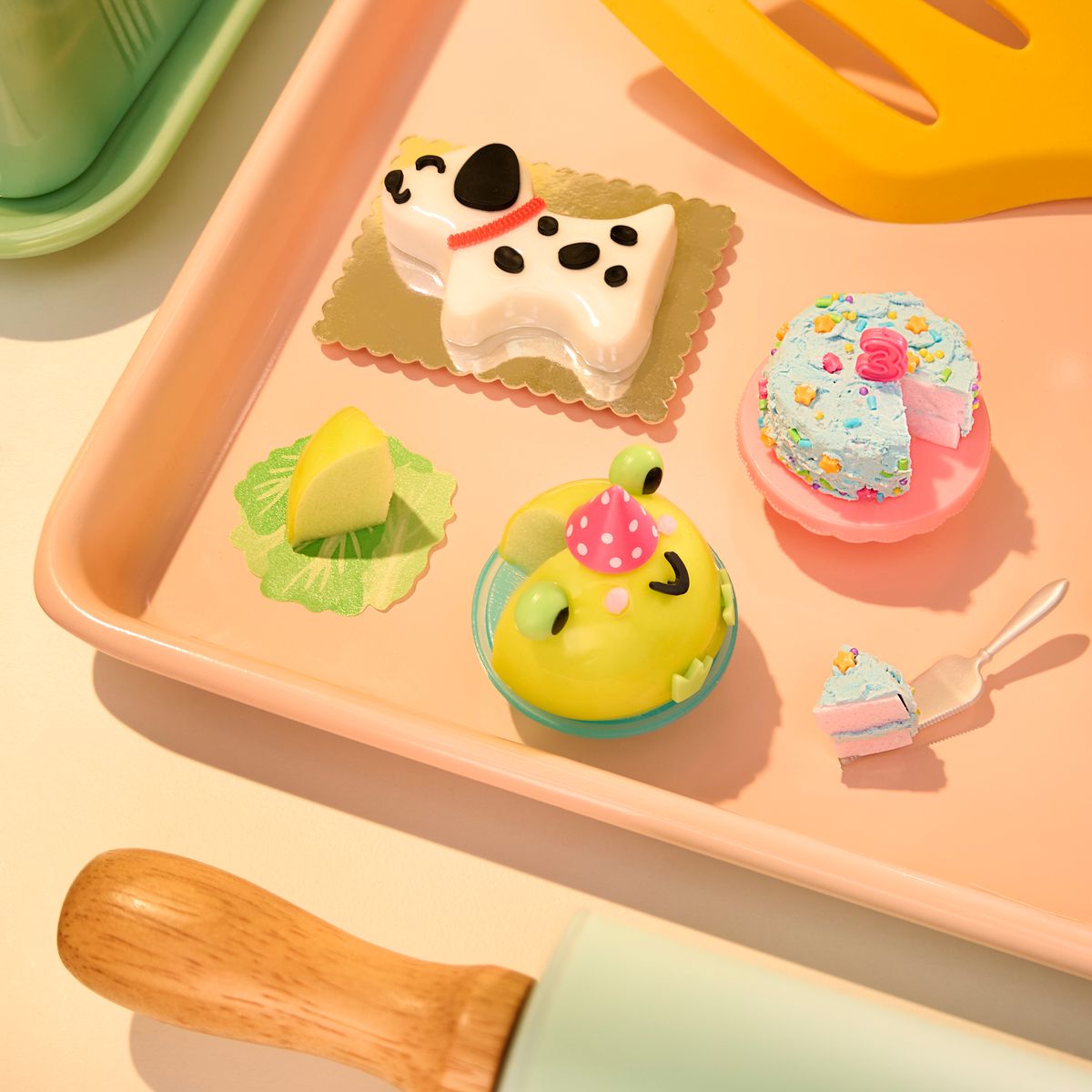 MGA's Miniverse- Make It Mini Diner From Scratch Series 3