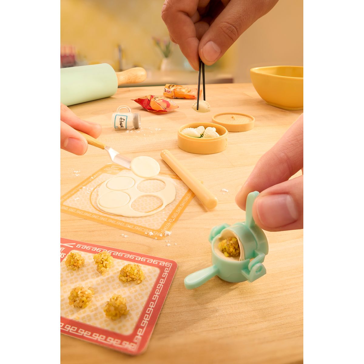 MGA's Miniverse- Make It Mini Diner From Scratch Series 3