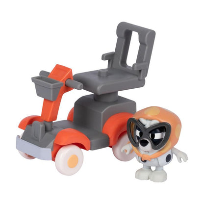 Bluey S2 Basic Vehicle & Figure Granny Mobile With Gladys