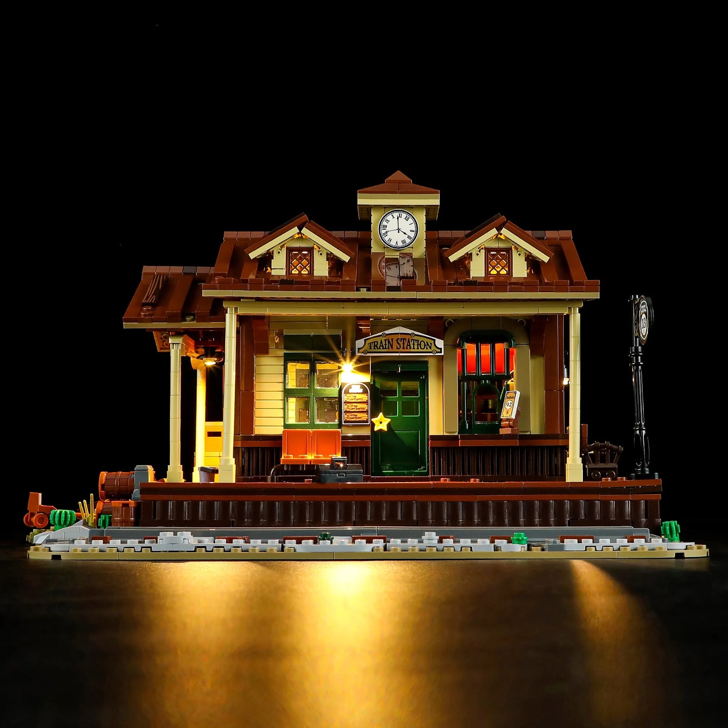 PRE-ORDER | Lumibricks West Train Station