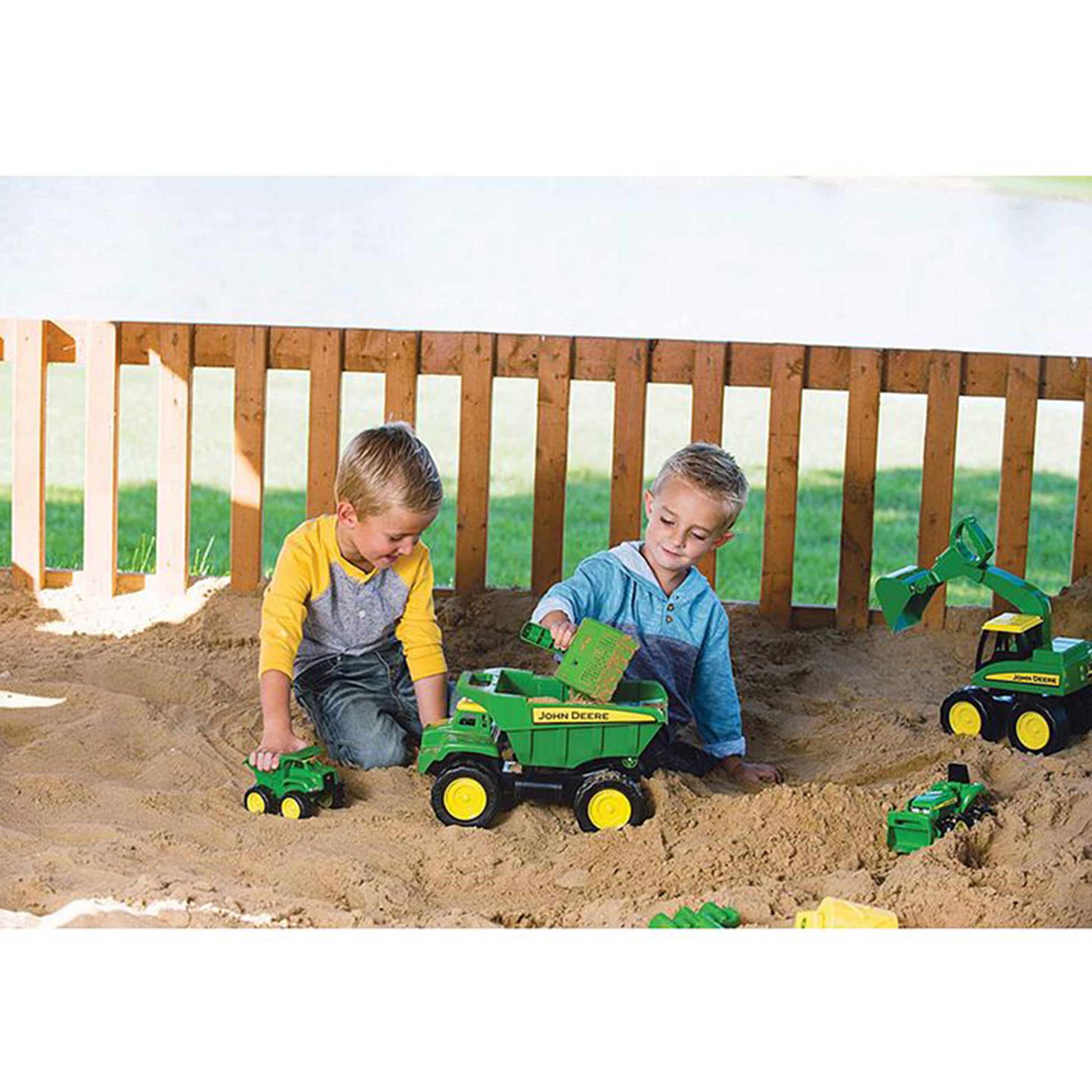 John Deere Big Scoop Dump Truck with Tools (38 cms)