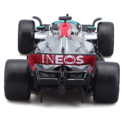 Bburago 1:43 2022 F-1 Mercedes AMG W13 Russell with Driver