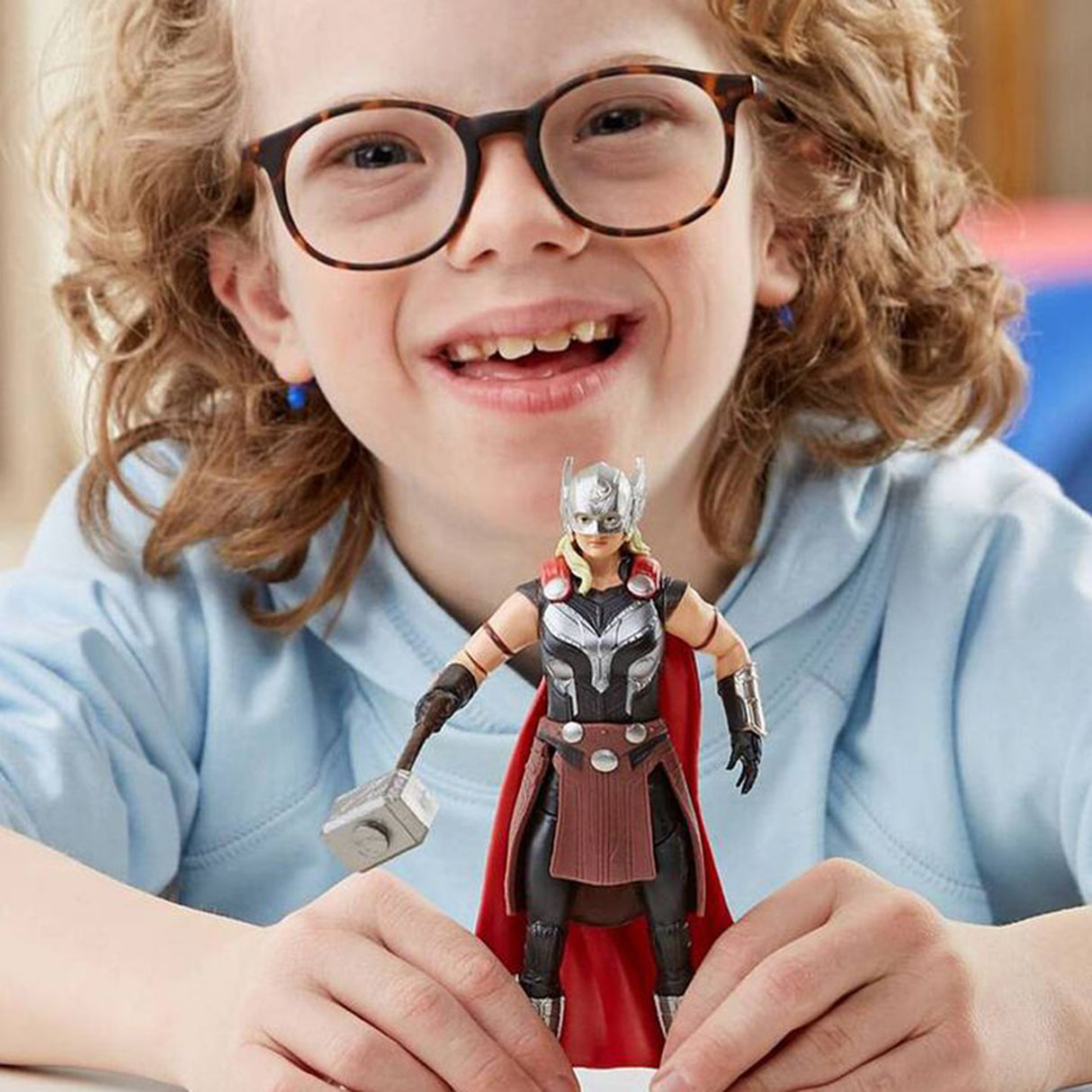 Marvel Studios' Thor: Love and Thunder Mighty Thor Deluxe Action Figure
