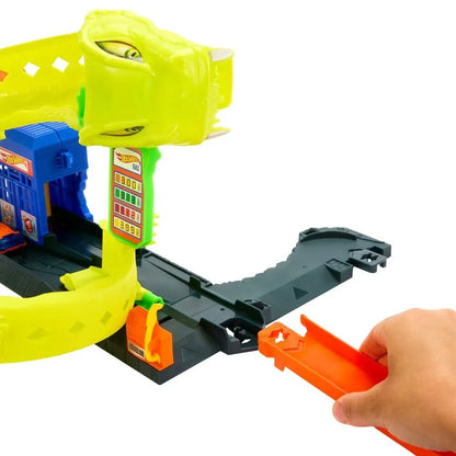 Hot Wheels City Nemesis Snake Spiral Attack