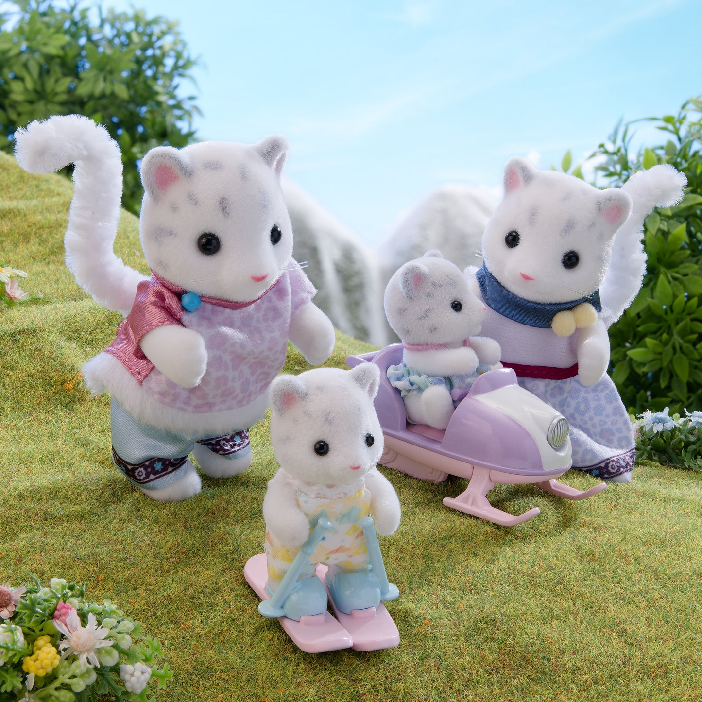 Sylvanian Families Snow Leopard Family